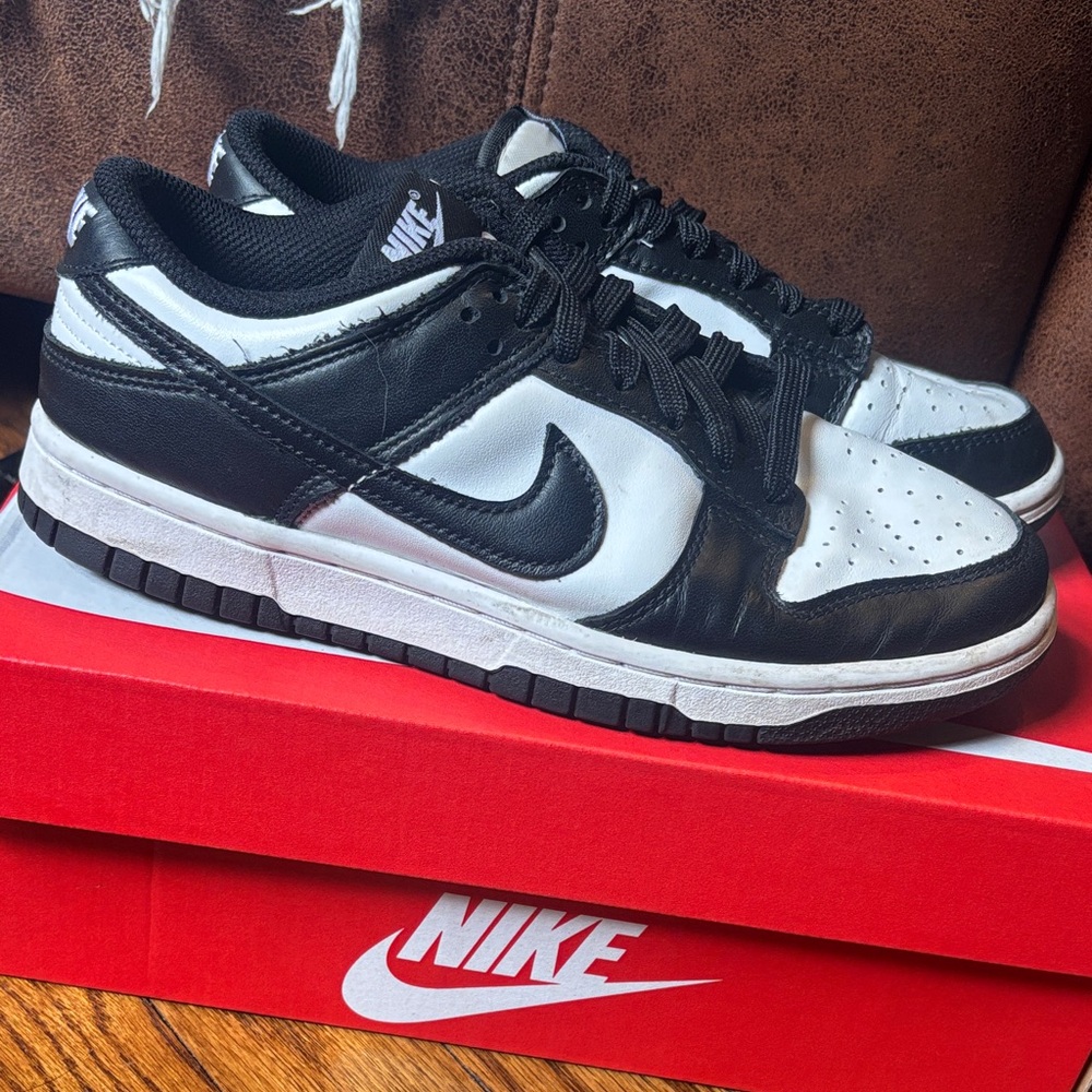 Nike Dunk Low Retro (Panda) Pre owned